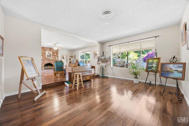 2405 Cheshire Drive, Bakersfield, CA 93309