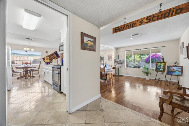 2405 Cheshire Drive, Bakersfield, CA 93309