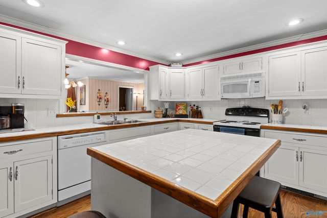 2981 Bob Jones Road, Scottsboro, AL 35769