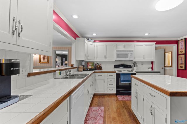 2981 Bob Jones Road, Scottsboro, AL 35769