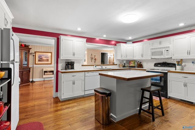 2981 Bob Jones Road, Scottsboro, AL 35769