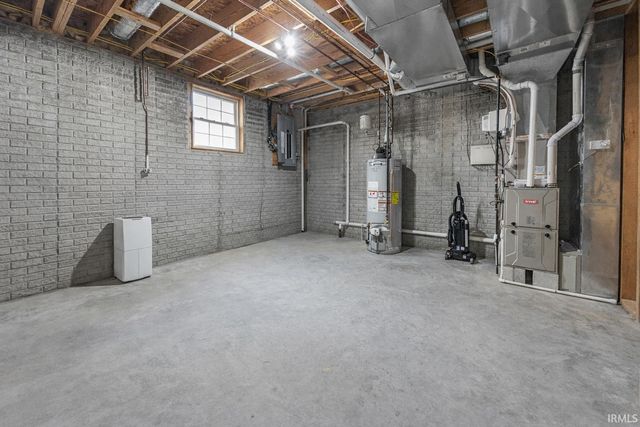 880 N Evergreen Drive, Jasper, IN 47546
