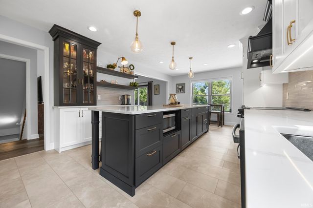 880 N Evergreen Drive, Jasper, IN 47546