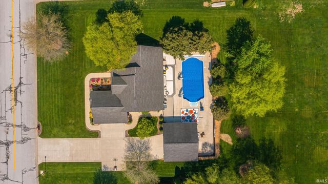 880 N Evergreen Drive, Jasper, IN 47546