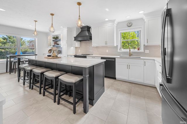 880 N Evergreen Drive, Jasper, IN 47546
