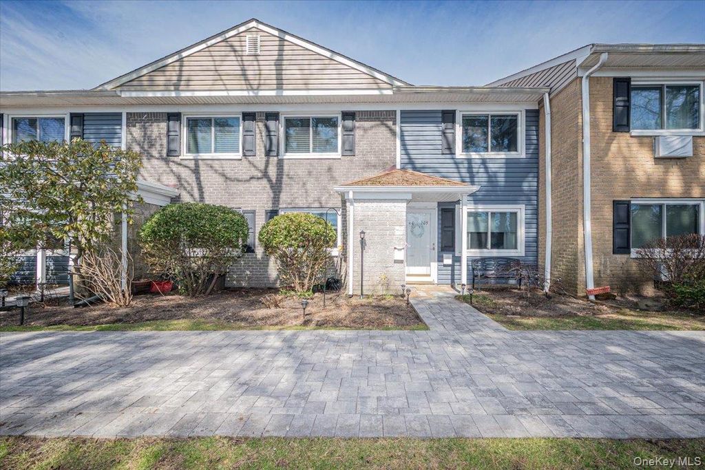 40 W 4th Street 206, Patchogue, NY 11772