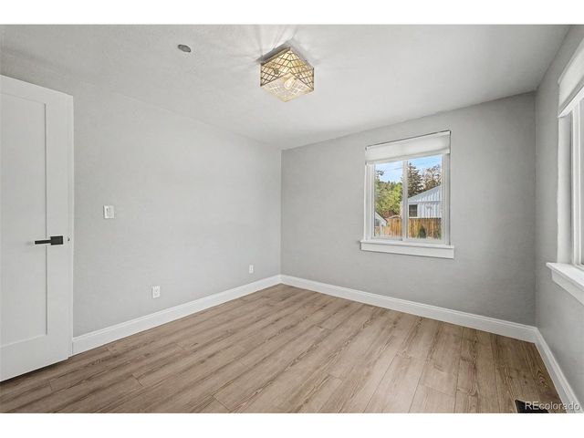 7005 Geneva Ct, Lakewood, CO 80214