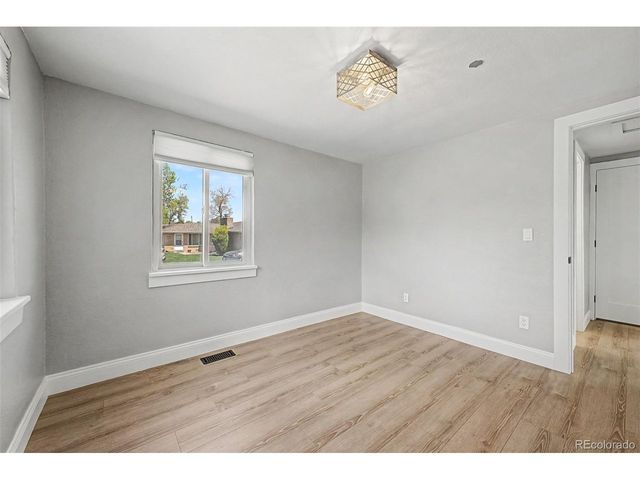 7005 Geneva Ct, Lakewood, CO 80214