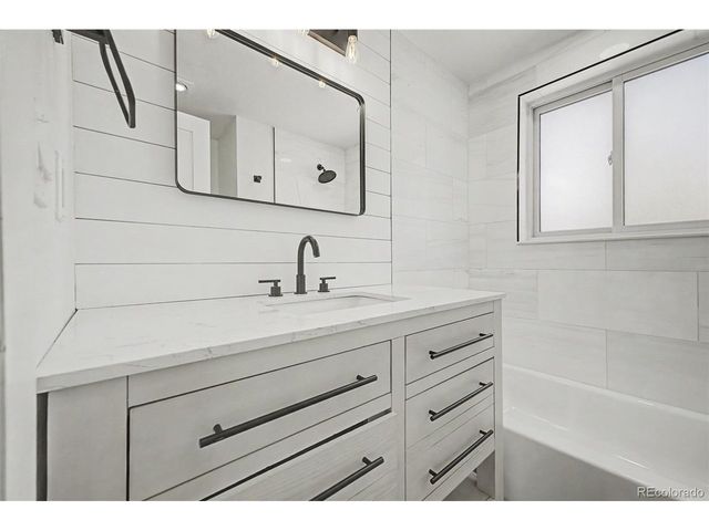 7005 Geneva Ct, Lakewood, CO 80214