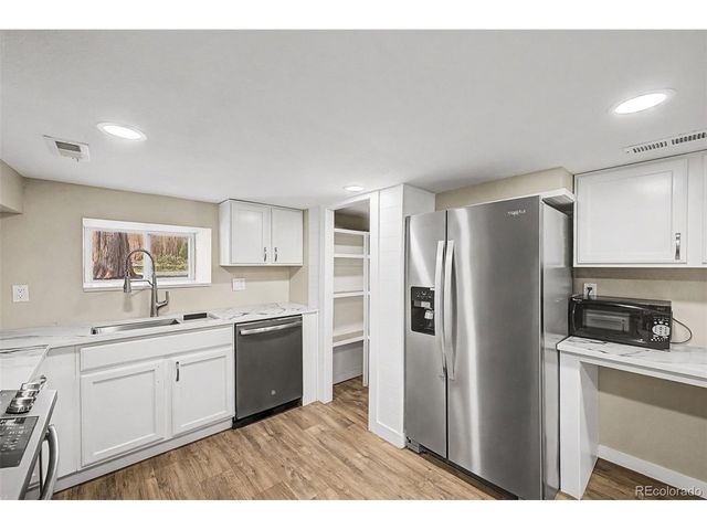 7005 Geneva Ct, Lakewood, CO 80214