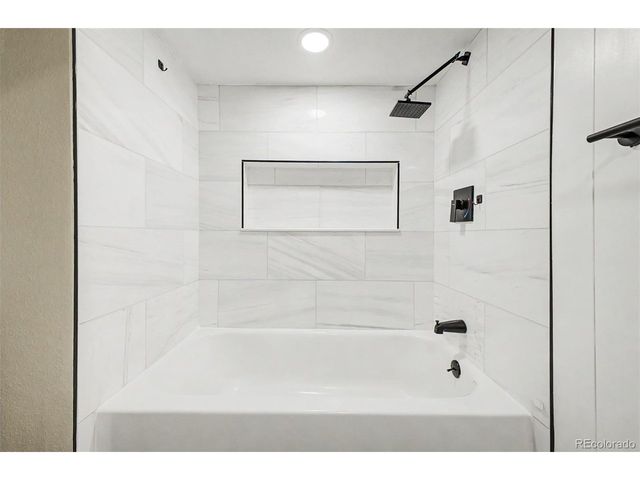 7005 Geneva Ct, Lakewood, CO 80214