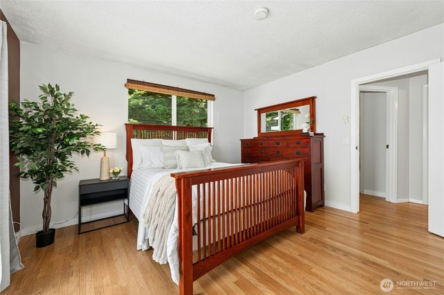 10932 Vashon Hwy SW, Vashon, WA 98070