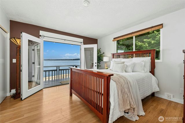 10932 Vashon Hwy SW, Vashon, WA 98070