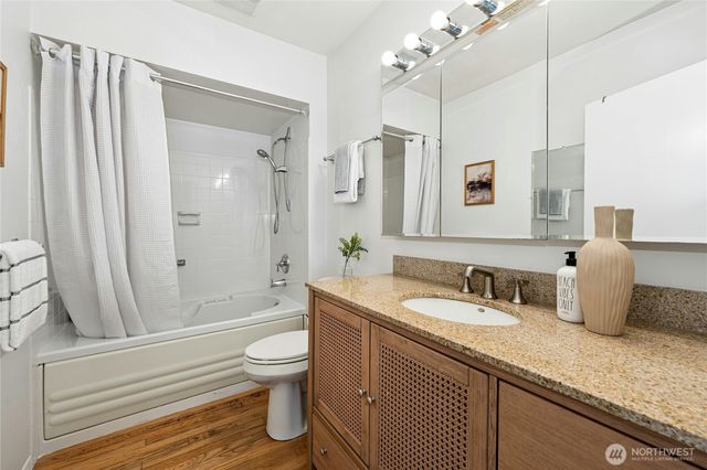 10932 Vashon Hwy SW, Vashon, WA 98070