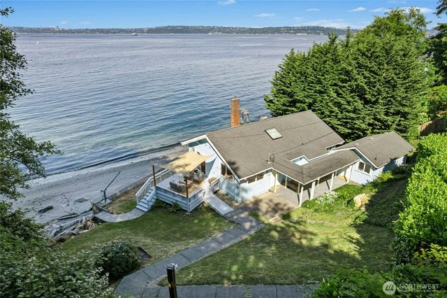 10932 Vashon Hwy SW, Vashon, WA 98070