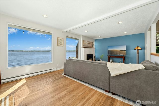 10932 Vashon Hwy SW, Vashon, WA 98070