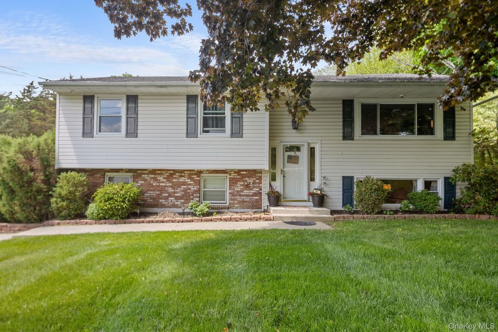 83 Panorama Drive, Patterson, NY 12563