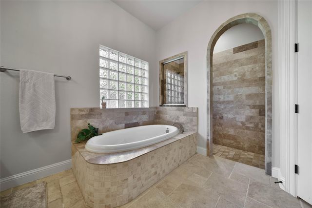 107 Berwick Lane, Montgomery, TX 77316