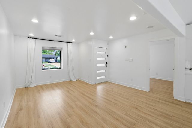 5526 Kuldell Drive, Houston, TX 77096