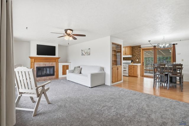 7605 BLUE BIRD LN, Black Hawk, SD 57718