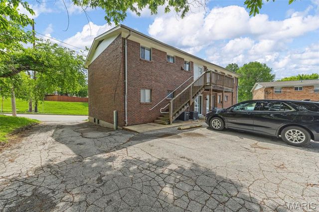 3401 Droste Road, St Charles, MO 63301