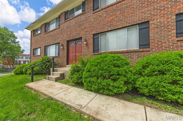 3401 Droste Road, St Charles, MO 63301