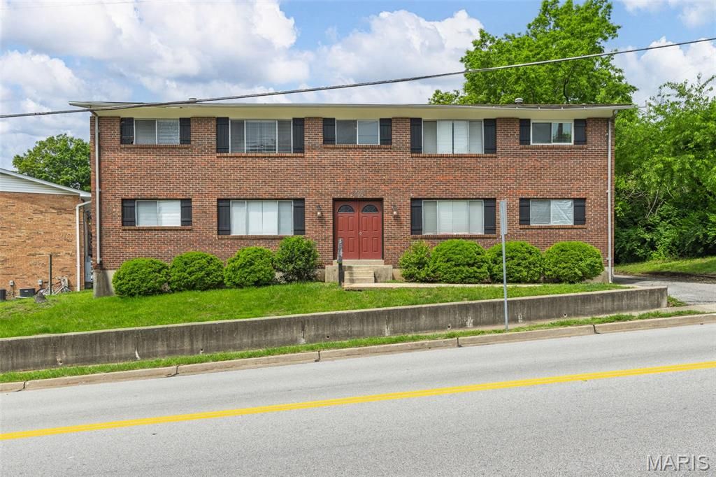 3401 Droste Road, St Charles, MO 63301