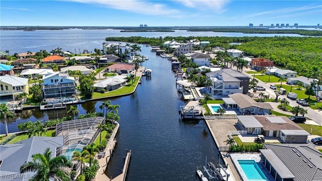 35 Fairview BLVD, Fort Myers Beach, FL 33931