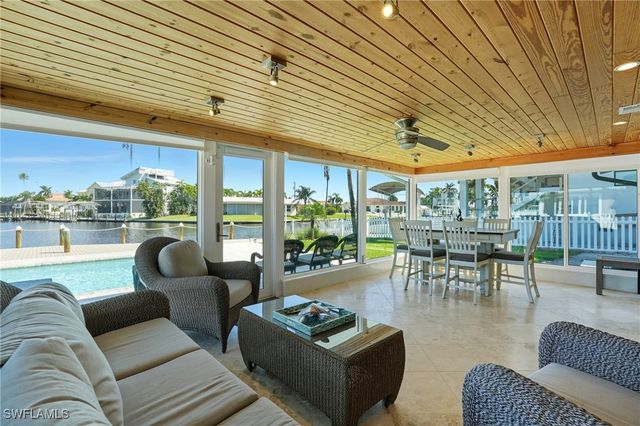 35 Fairview BLVD, Fort Myers Beach, FL 33931