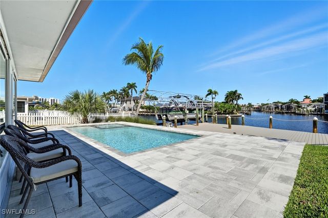 35 Fairview BLVD, Fort Myers Beach, FL 33931