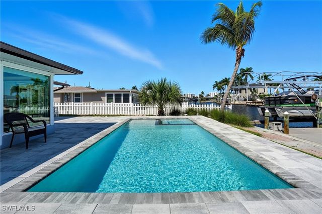 35 Fairview BLVD, Fort Myers Beach, FL 33931