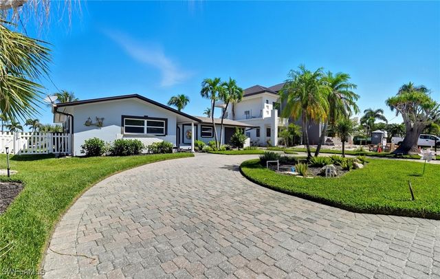 35 Fairview BLVD, Fort Myers Beach, FL 33931