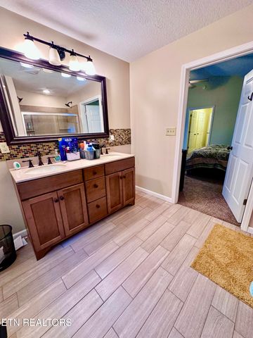 116 Barnes Lane, Strawberry Plains, TN 37871