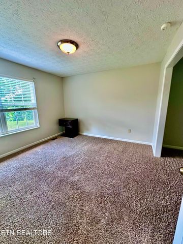 116 Barnes Lane, Strawberry Plains, TN 37871