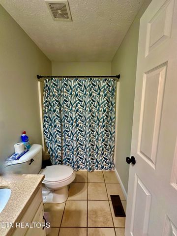 116 Barnes Lane, Strawberry Plains, TN 37871