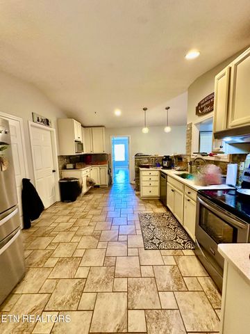 116 Barnes Lane, Strawberry Plains, TN 37871