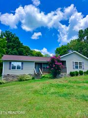 116 Barnes Lane, Strawberry Plains, TN 37871