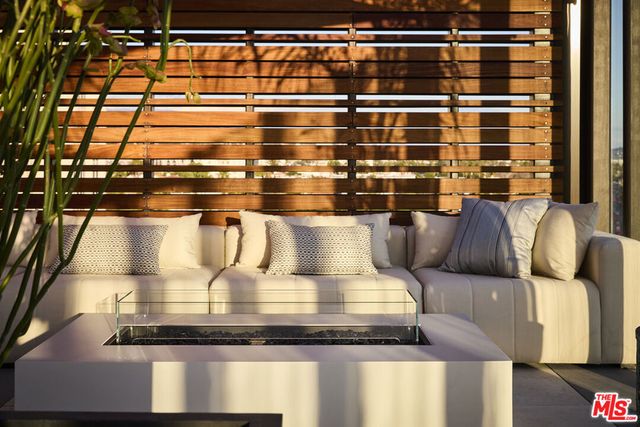 8420 W Sunset Boulevard 801, West Hollywood, CA 90069