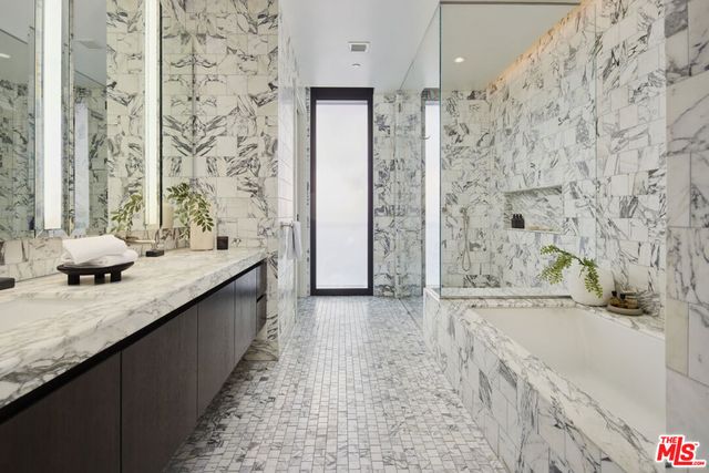 8420 W Sunset Boulevard 801, West Hollywood, CA 90069