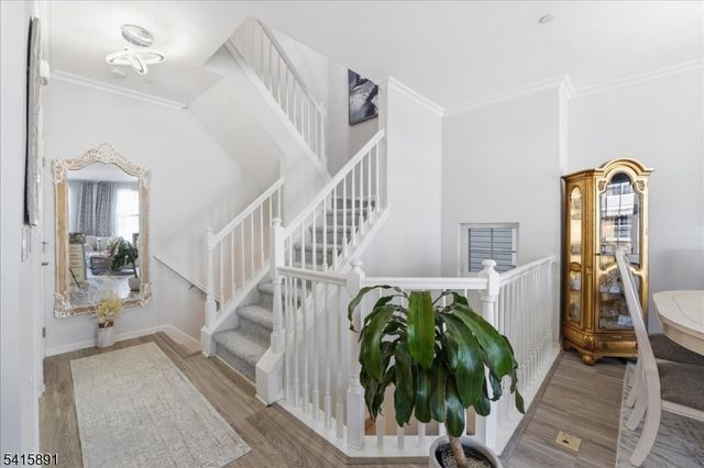 612 Lopez Ln, Morris Plains Boro, NJ 07950