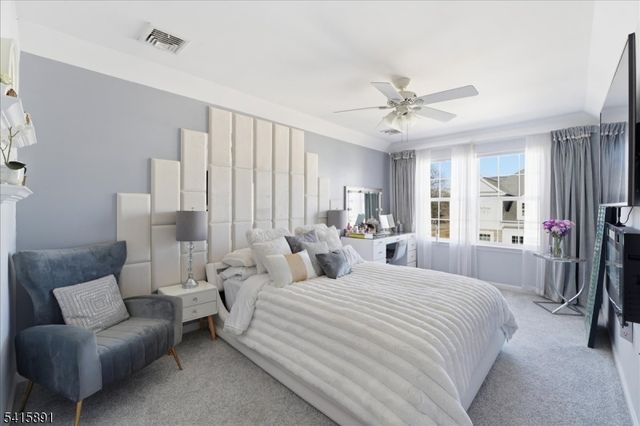 612 Lopez Ln, Morris Plains Boro, NJ 07950