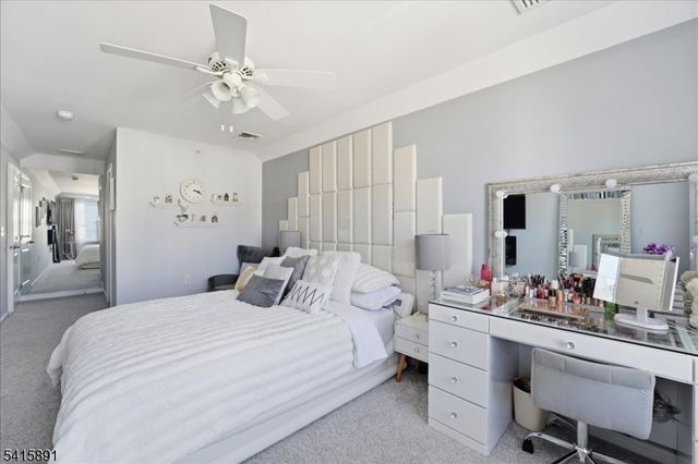 612 Lopez Ln, Morris Plains Boro, NJ 07950