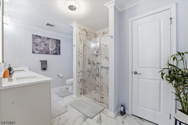 612 Lopez Ln, Morris Plains Boro, NJ 07950