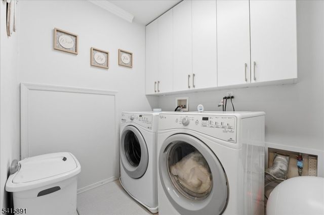 612 Lopez Ln, Morris Plains Boro, NJ 07950