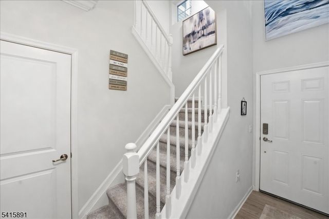 612 Lopez Ln, Morris Plains Boro, NJ 07950