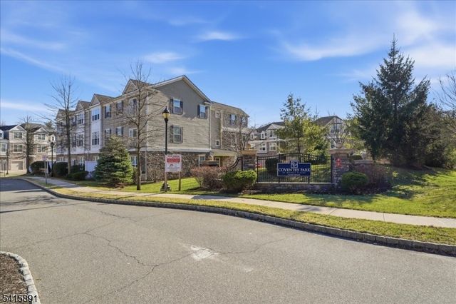 612 Lopez Ln, Morris Plains Boro, NJ 07950