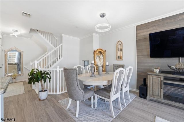 612 Lopez Ln, Morris Plains Boro, NJ 07950