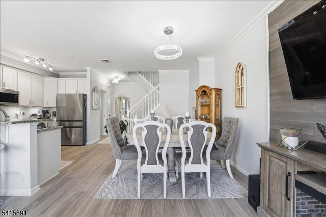 612 Lopez Ln, Morris Plains Boro, NJ 07950