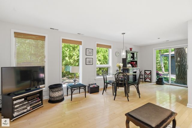 1341 Kenilwood Lane, Riverwoods, IL 60015