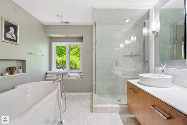1341 Kenilwood Lane, Riverwoods, IL 60015